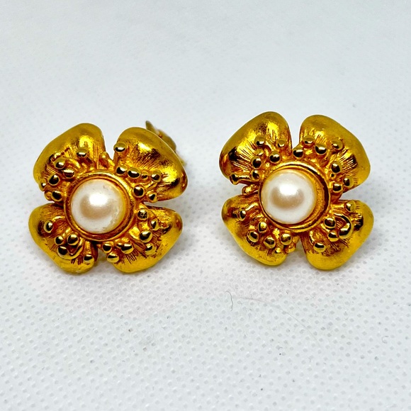 Givenchy Vintage Gold Plated Clip On Pearl Floral Earrings - Picture 1 of 14